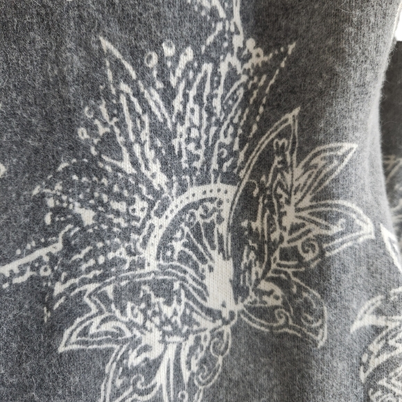 Monte Carlo Boho-glam Knit Gray & White Paisley Sparkly Chic V-Neck Sweater 38 - Picture 9 of 13